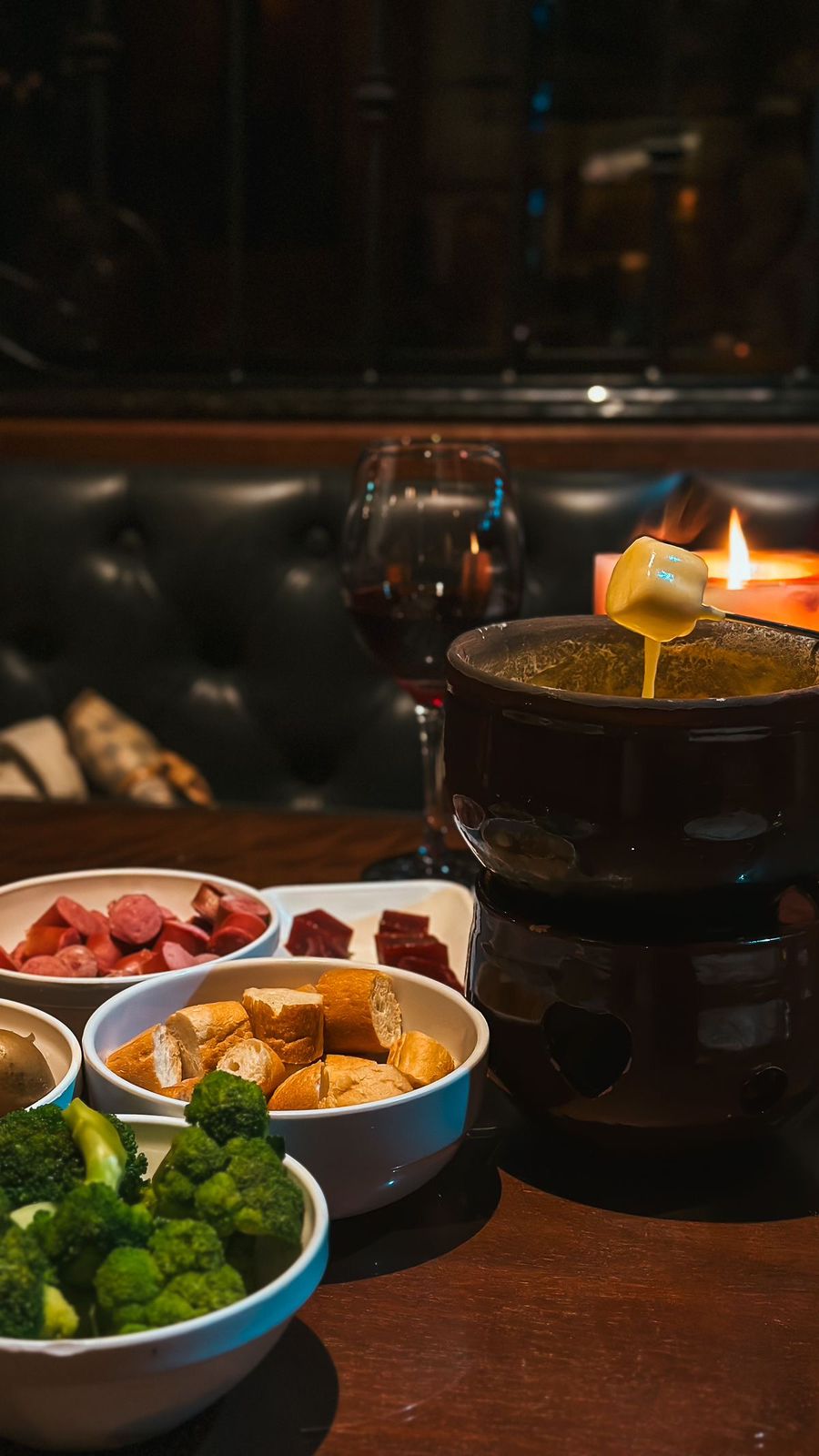 Fondue em Gramado: Tradição, Sabor e a Arte de Compartilhar