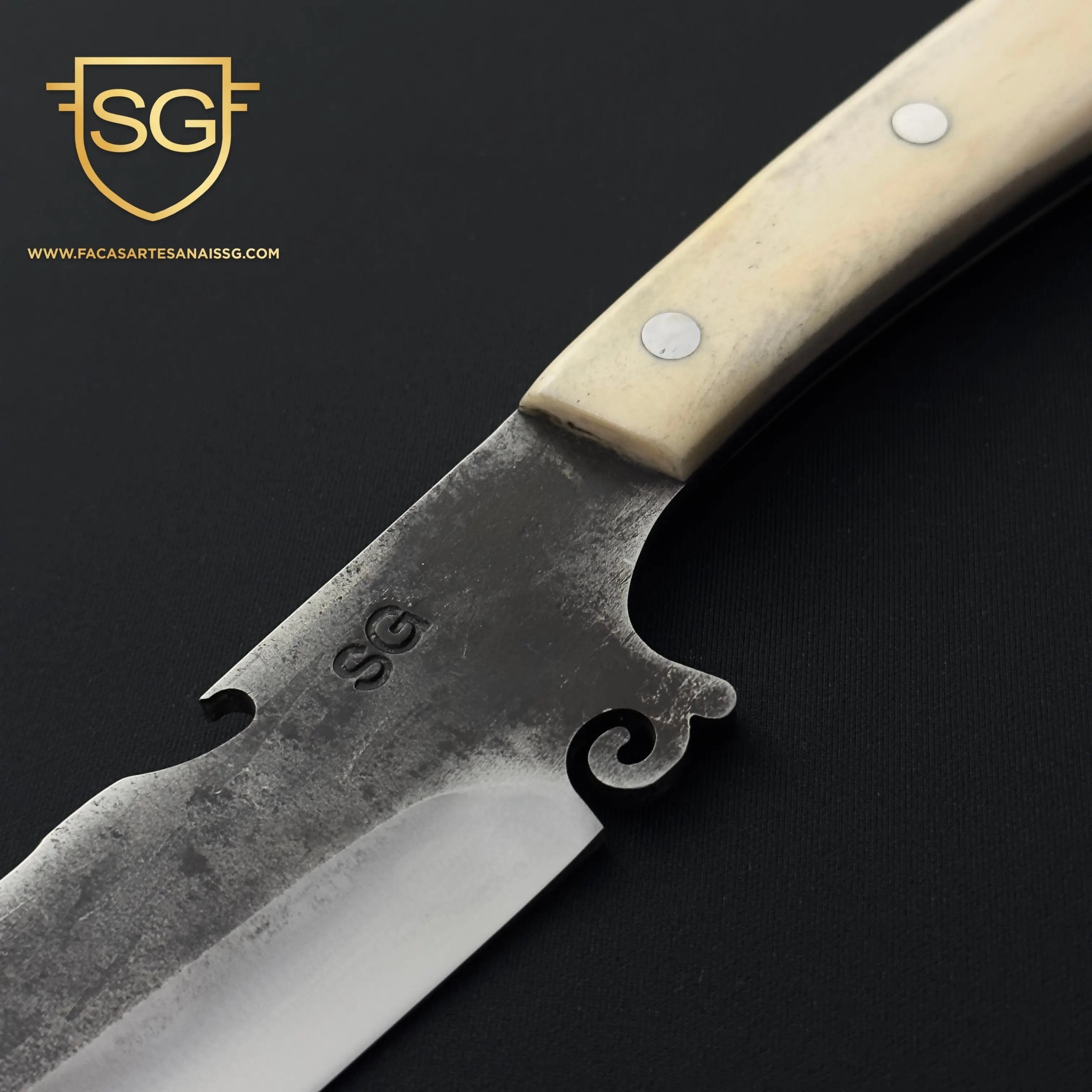 Picaço Carbono Osso